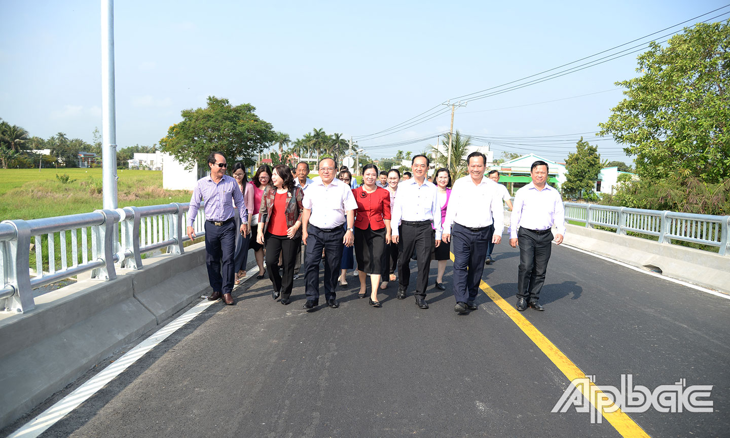 Lãnh đạo tỉnh và TP. Gò Công xông đất công trình cầu Rạch Bang.