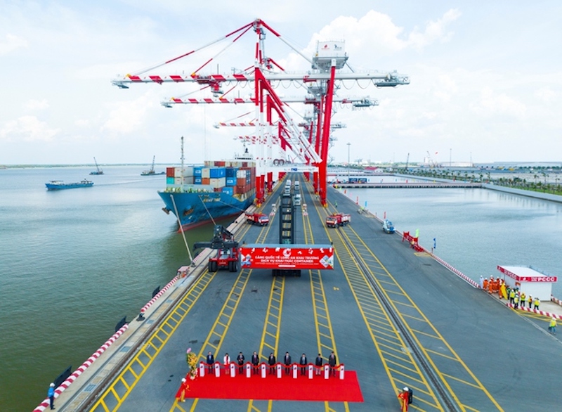 Long An là địa phương thu hút vốn FDI hàng đầu ở khu vực ĐBSCL. Trong ảnh: Cảng quốc tế Long An. Ảnh: VGP