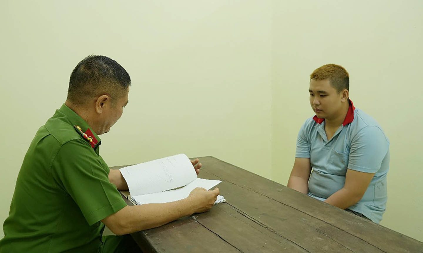 Đối tượng tại cơ quan chức năng. Ảnh Trọng Tín/ Công an Tiền Giang