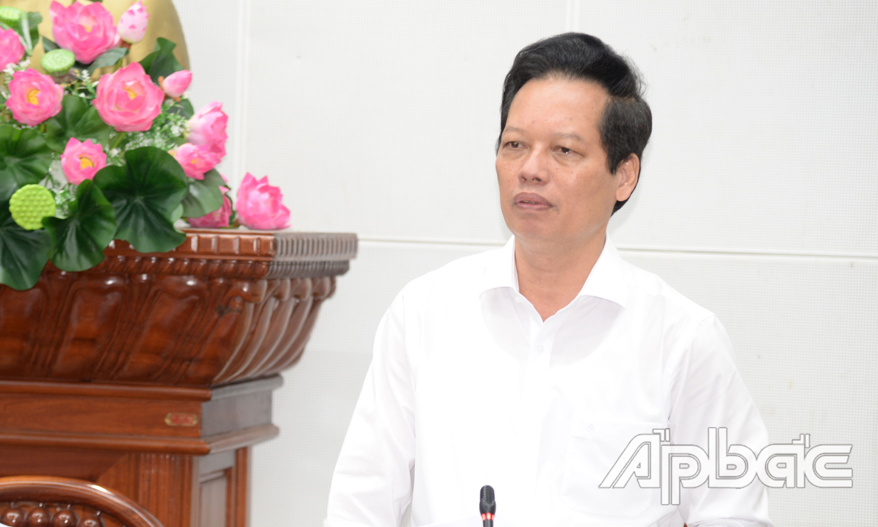 Đồng chí Nguyễn Thành Diệu phát biểu tại phiên họp.