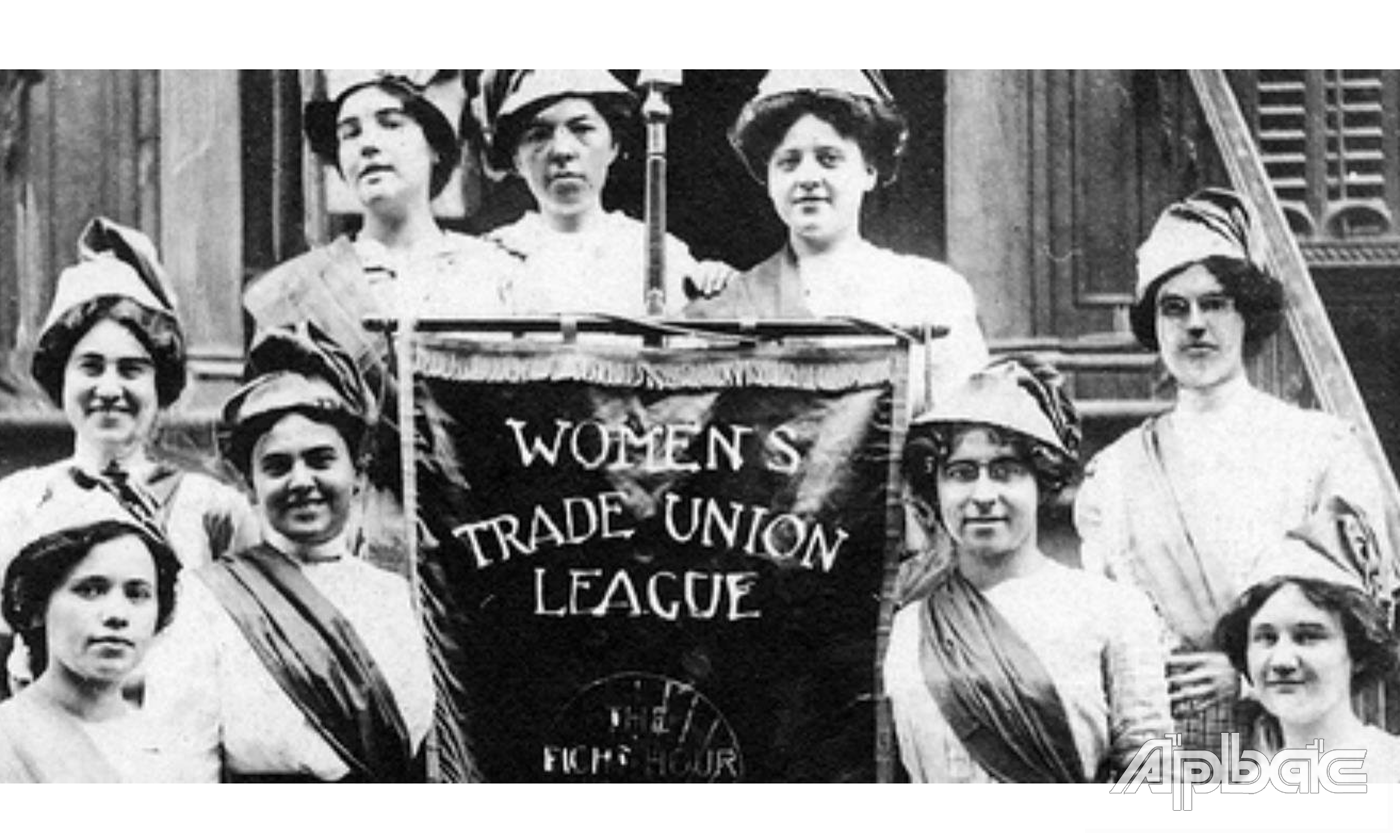 Khởi nguồn từ một cuộc đình công của các nữ công nhân ở thành phố New York (Mỹ), Quốc tế Phụ nữ 8/3 đã thực sự trở thành ngày hội của phái đẹp trên toàn thế giới.