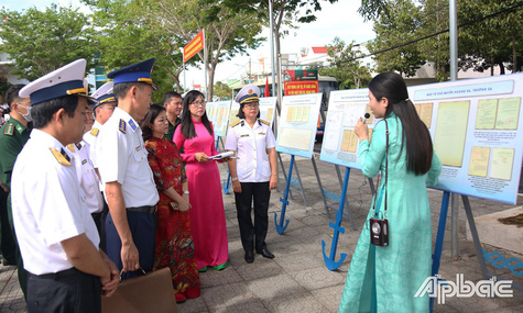 Bộ Tư lệnh Vùng Cảnh sát biển 3: Tham quan Triển lãm Hoàng Sa, Trường Sa - Biển, đảo thiêng liêng