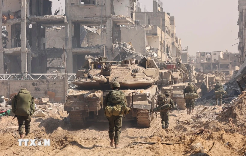 Binh sỹ Israel tại thành phố Khan Yunis, Dải Gaza. Ảnh: THX/TTXVN