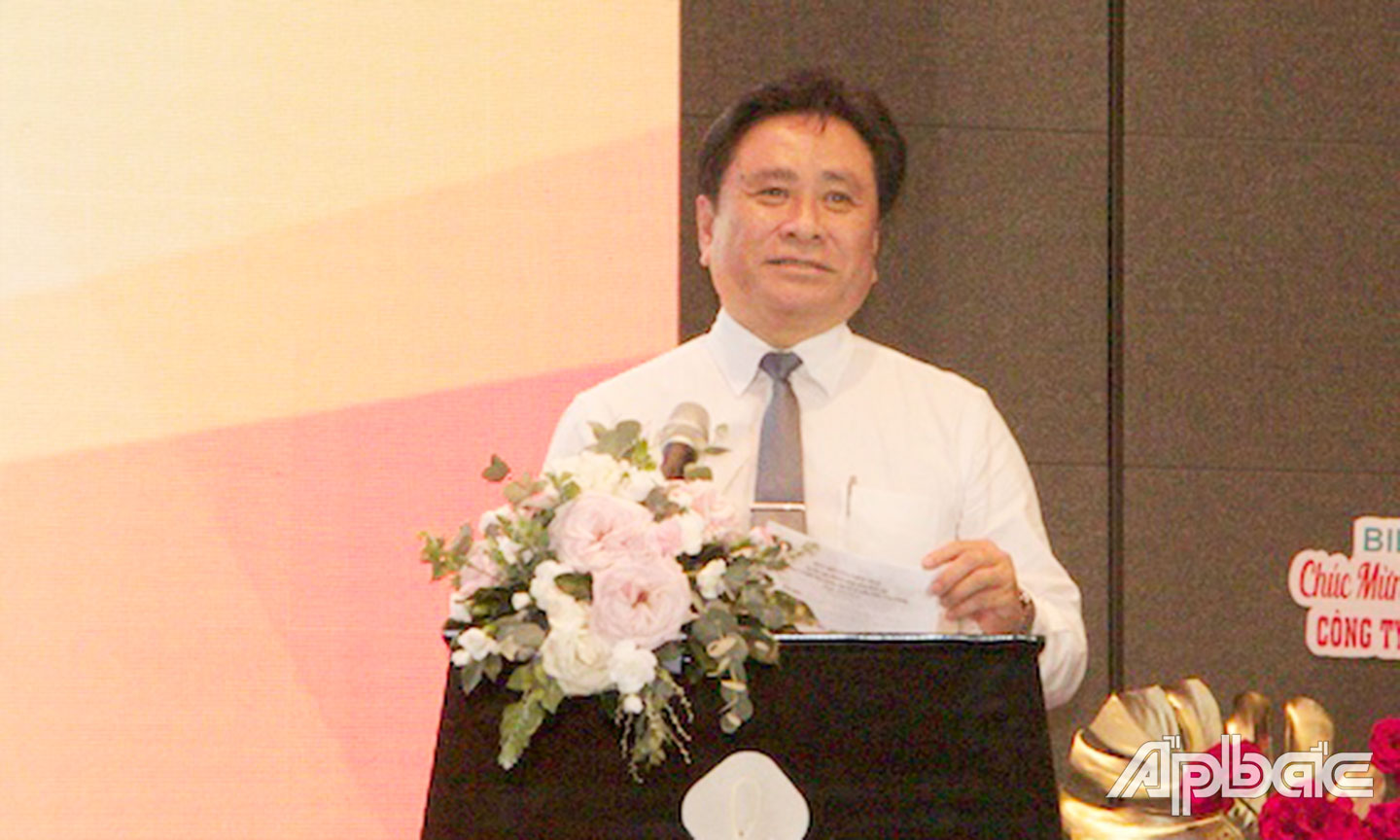 Ông Trần Văn Dũng, Phó Chủ tịch Thường trực UBND tỉnh Tiền Giang phát biểu và chỉ đạo tại hội nghị