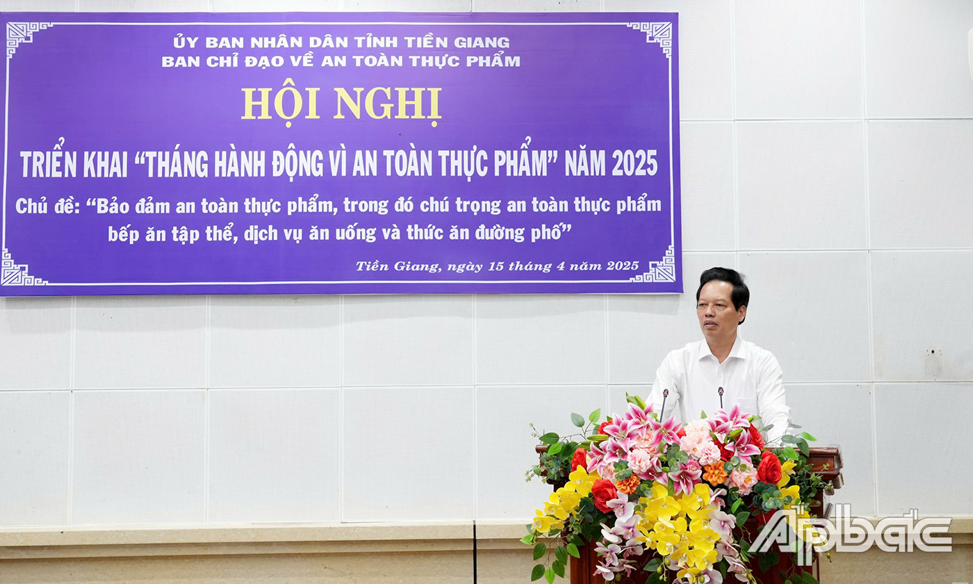 Đồng chí Nguyễn Thành Diệu, Phó Chủ tịch UBND tỉnh chỉ đạo hội nghị