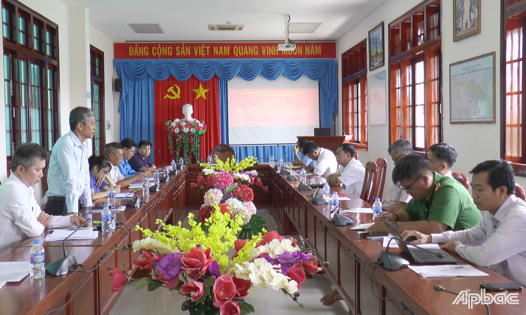 Quang cảnh hội nghị.