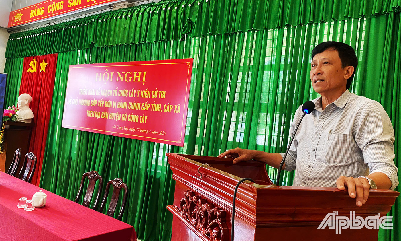 Đồng chí Đinh Tấn Hoàng phát biểu tại hội nghị