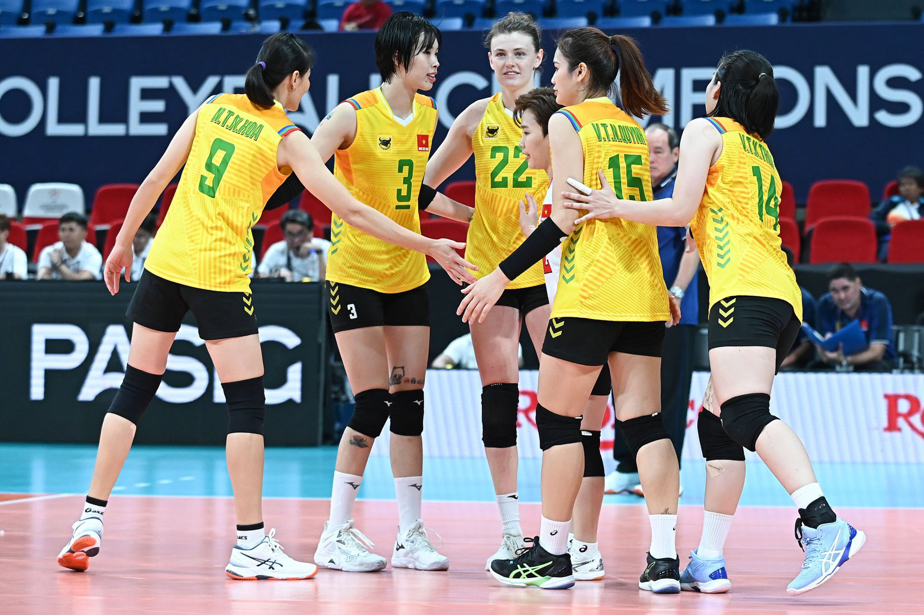 Các cô gái đến từ Việt Nam chơi tự tin hơn.