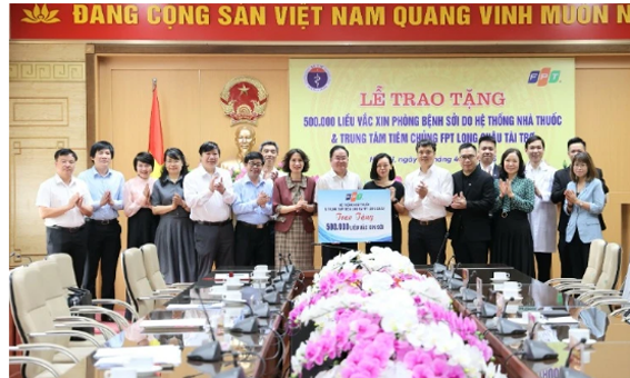 Bộ Y tế tiếp nhận thêm 500 nghìn liều vaccine phòng bệnh sởi.