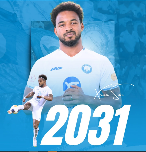 Nguyễn Xuân Son gia hạn hợp đồng với Nam Định đến năm 2031 - Ảnh Thép Xanh Nam Định