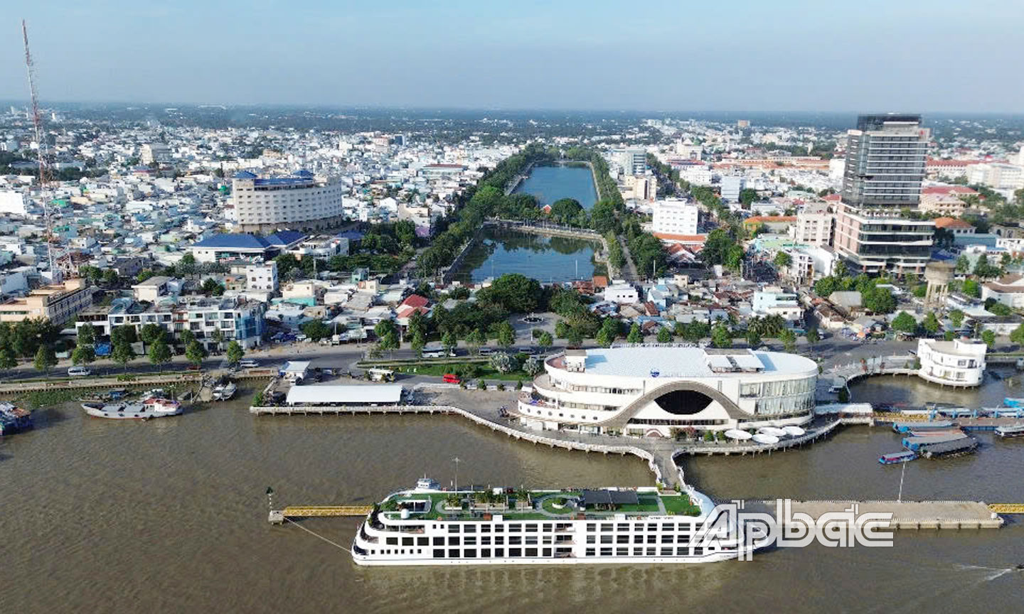 Một góc TP. Mỹ Tho văn minh, phát triển. Ảnh: MINH THÀNH