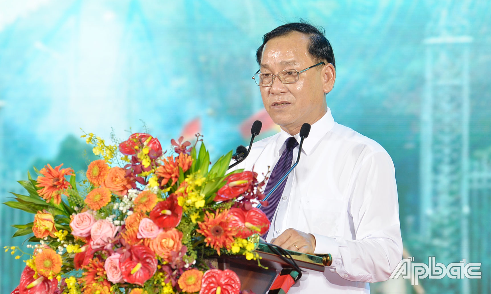 Đồng chí Nguyễn Văn Vĩnh phát biểu khai mạc chương trình.