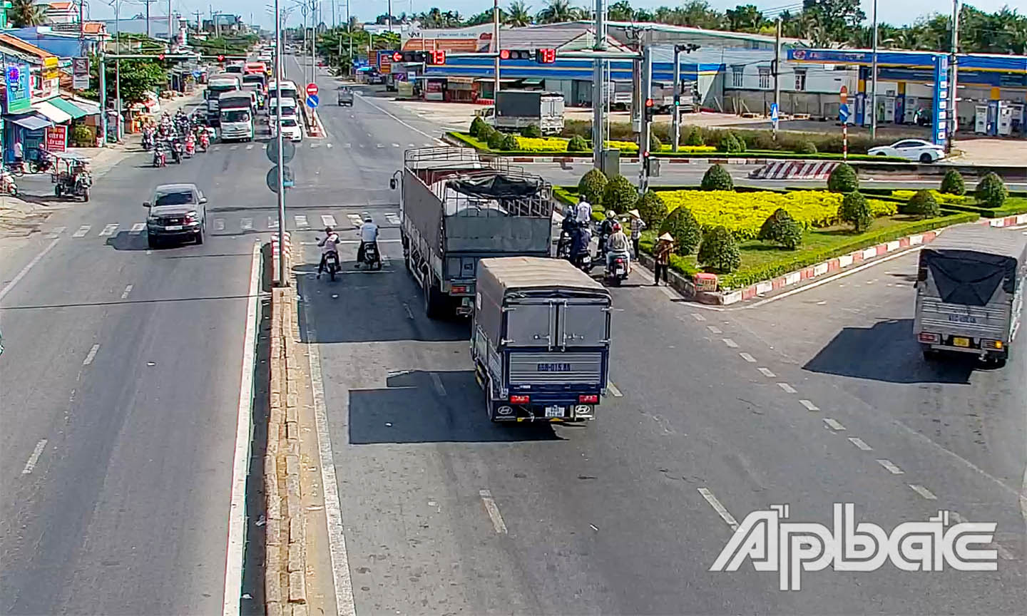 Camera nút giao tại ngã tư Lương Phú.