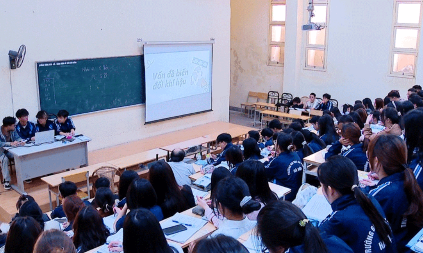 Hàng triệu học sinh lớp 12 bắt đầu bước vào giai đoạn quan trọng: Chọn ngành, chọn trường - Ảnh: VGP/Đỗ Cường