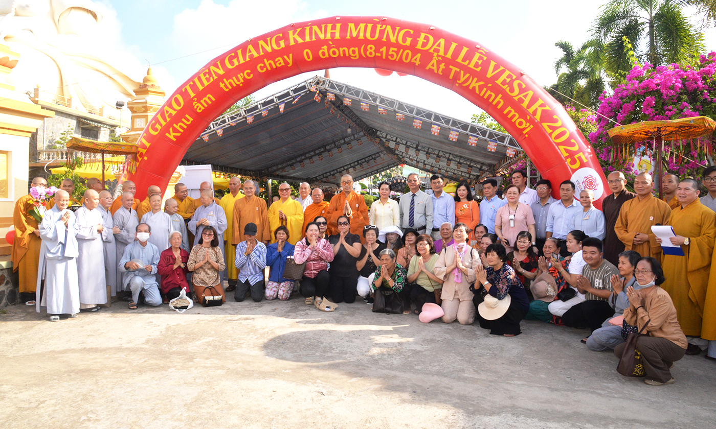 Ẩm thực chay 0 đồng khai mạc vào sáng ngày 5-5