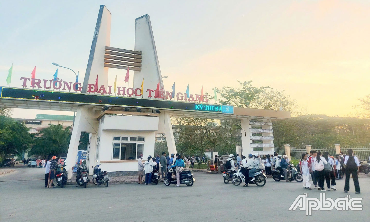 Thí sinh tham dự kỳ thi ĐGNL đợt 1, năm 2025 tại Trường ĐH Tiền Giang, cơ sở Thân Cửu Nghĩa.