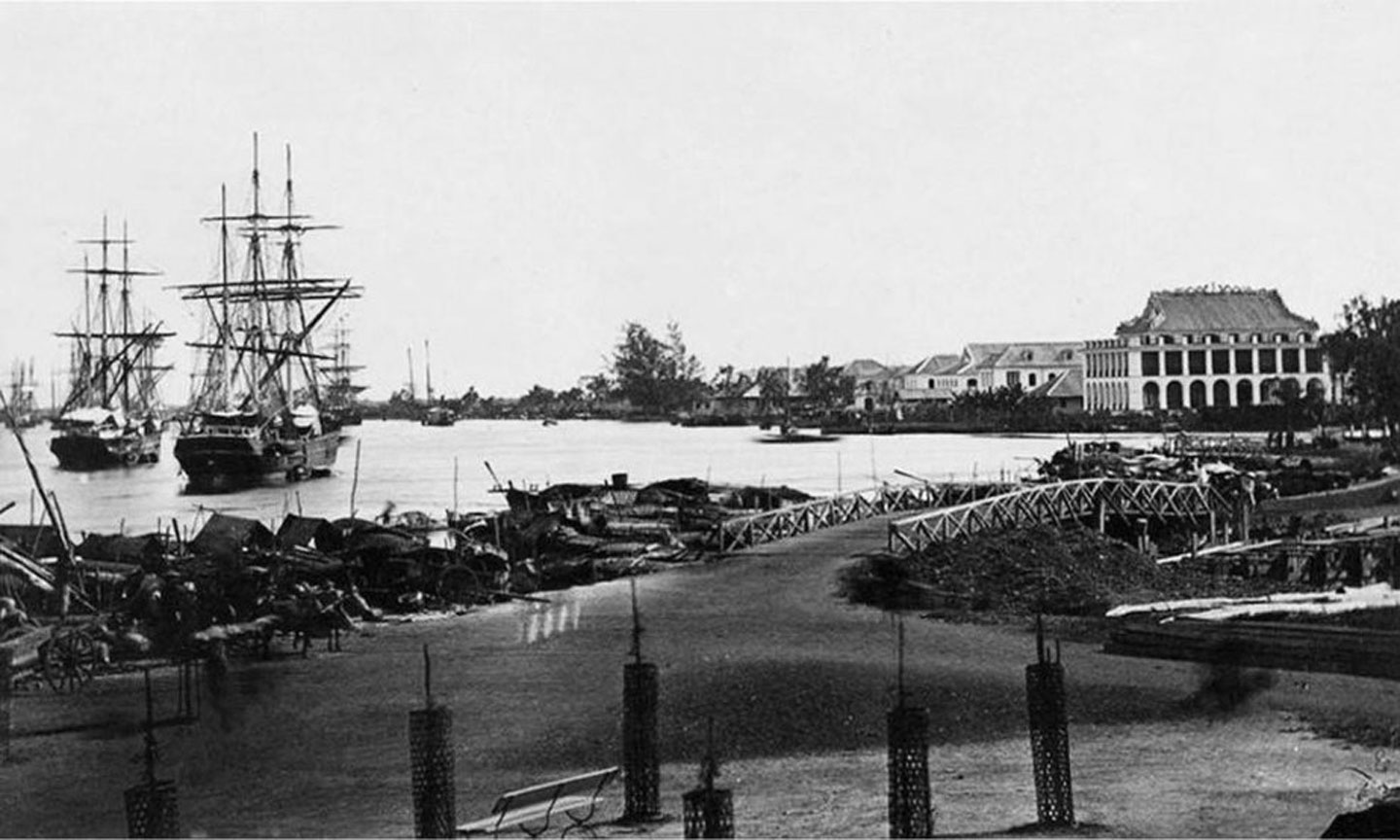 Ngày 5-6-1911, từ bến Nhà Rồng - cảng Sài Gòn, người thanh niên yêu nước Nguyễn Tất Thành rời Tổ quốc, ra đi trên con tàu Đô đốc Latouche-Tréville để thực hiện hoài bão giải phóng nước nhà khỏi ách nô lệ của thực dân, đế quốc. Ảnh: Tư liệu TTXVN