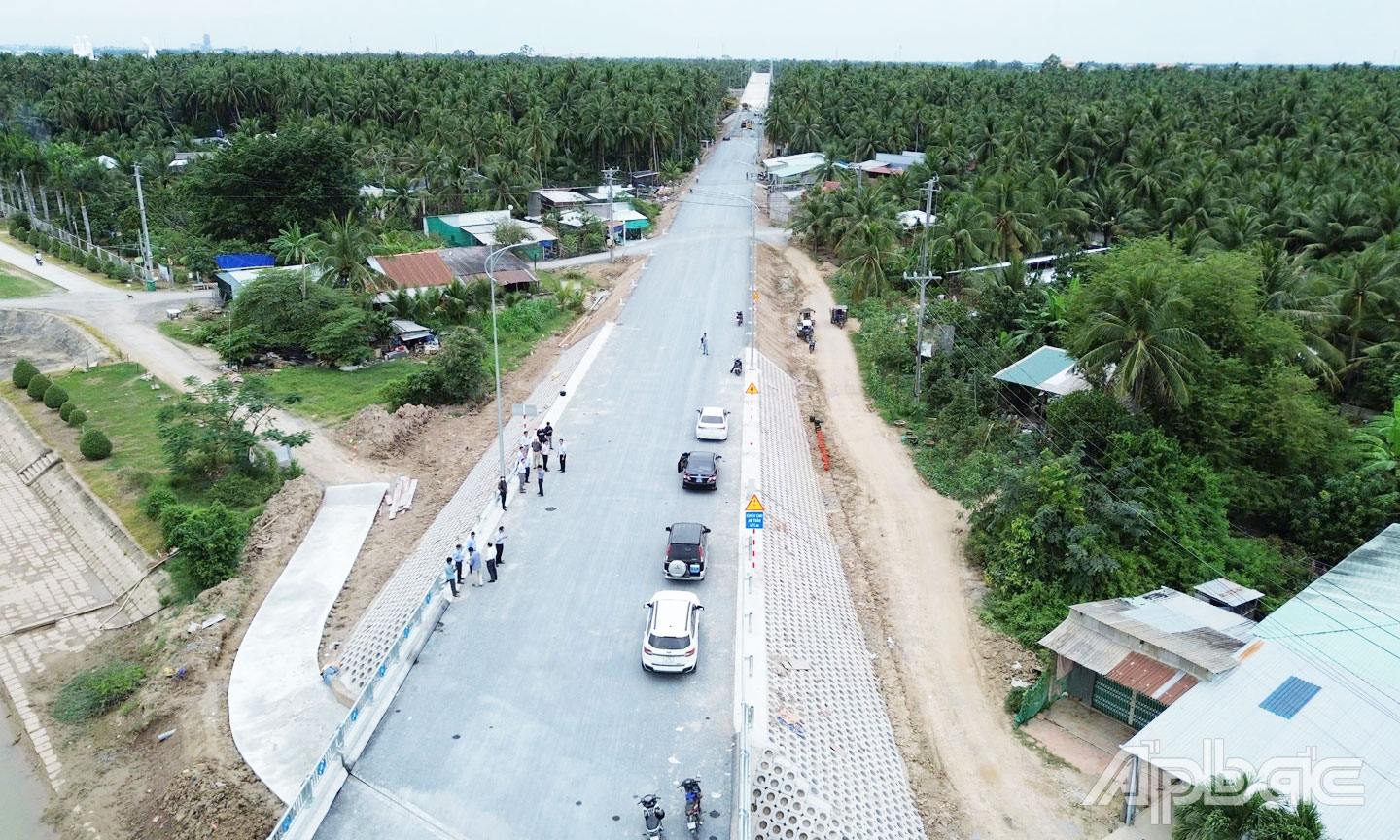 Người dân khu vực phía Đông của tỉnh rất phấn khởi khi đường tỉnh 864 đi vào khai thác.