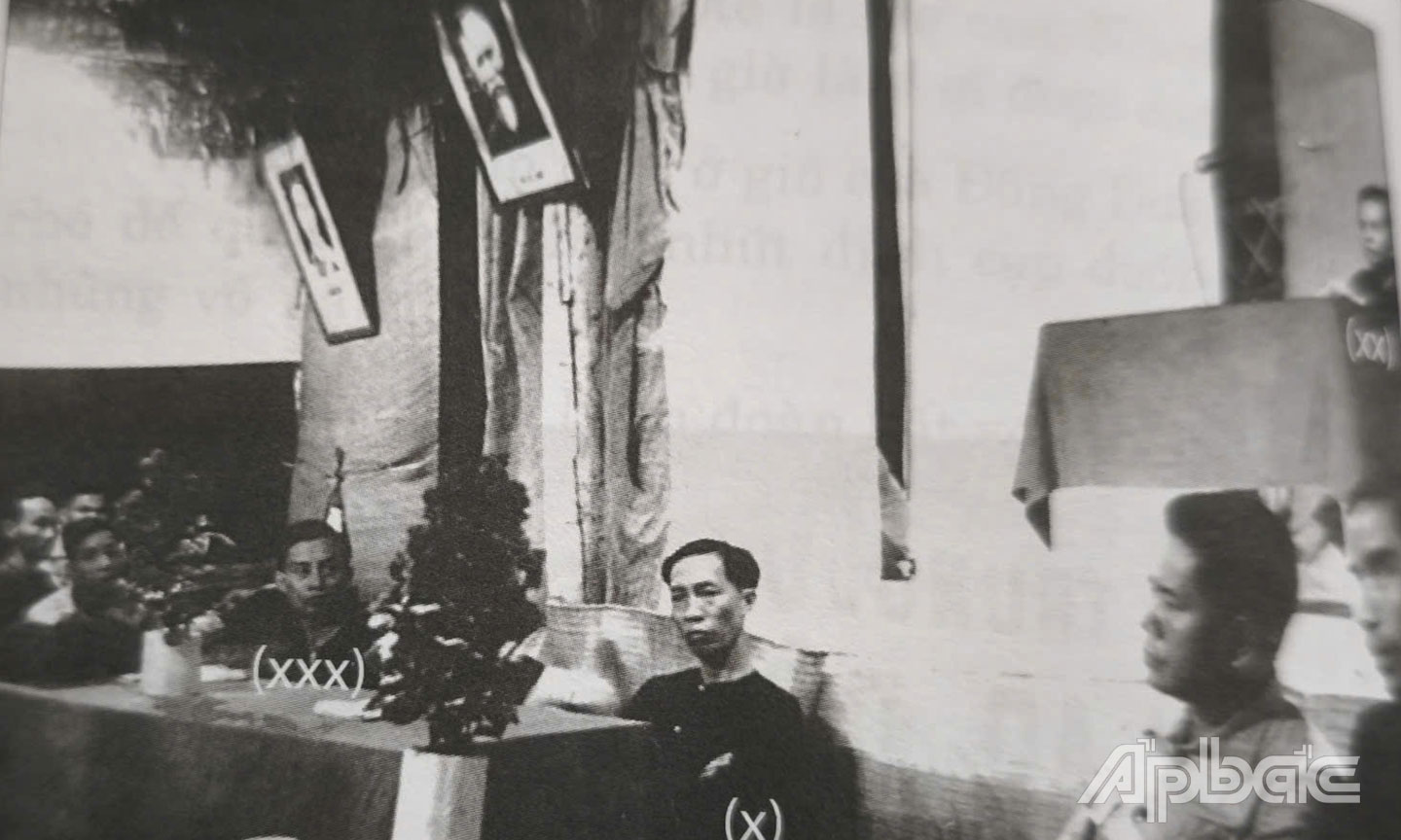 Lễ ra mắt Trung ương Cục miền Nam  - Đảng Lao động Việt Nam trước đại biểu các cơ quan hành chính cấp Nam bộ - đồng chí Nguyễn Văn Nguyễn (xx) năm 1951.