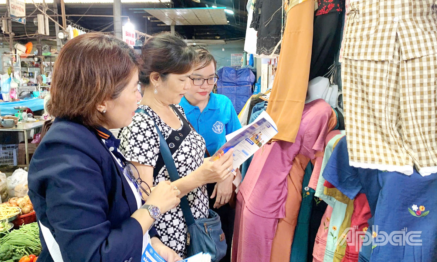 Sự tận tâm, tận tụy của viên chức BHXH trong lan tỏa chính sách.