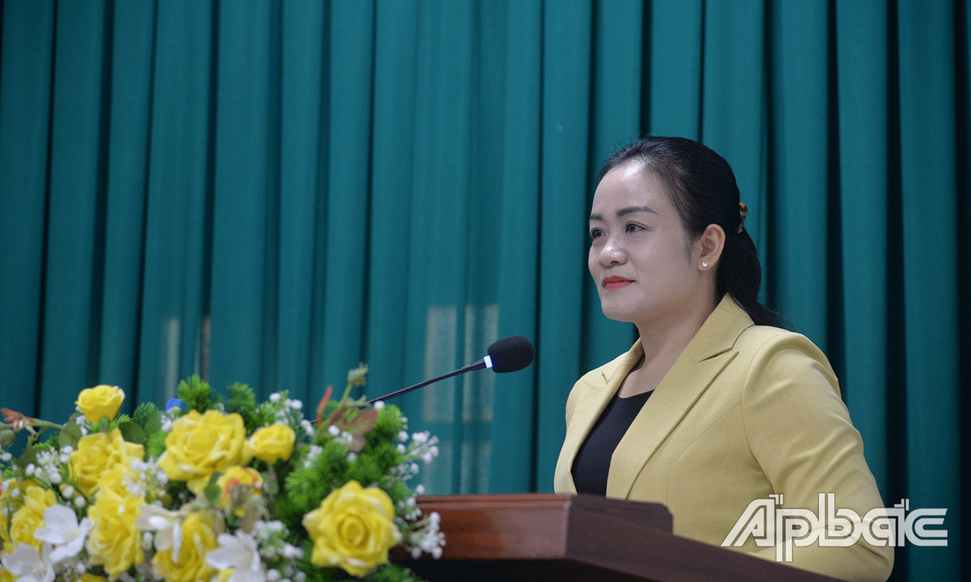 Đồng chí Phó Bí thư Thường trực Tỉnh ủy Nguyễn Hải Trâm Phát biểu chỉ đạo và giao nhiệm vụ tại Hội nghị.