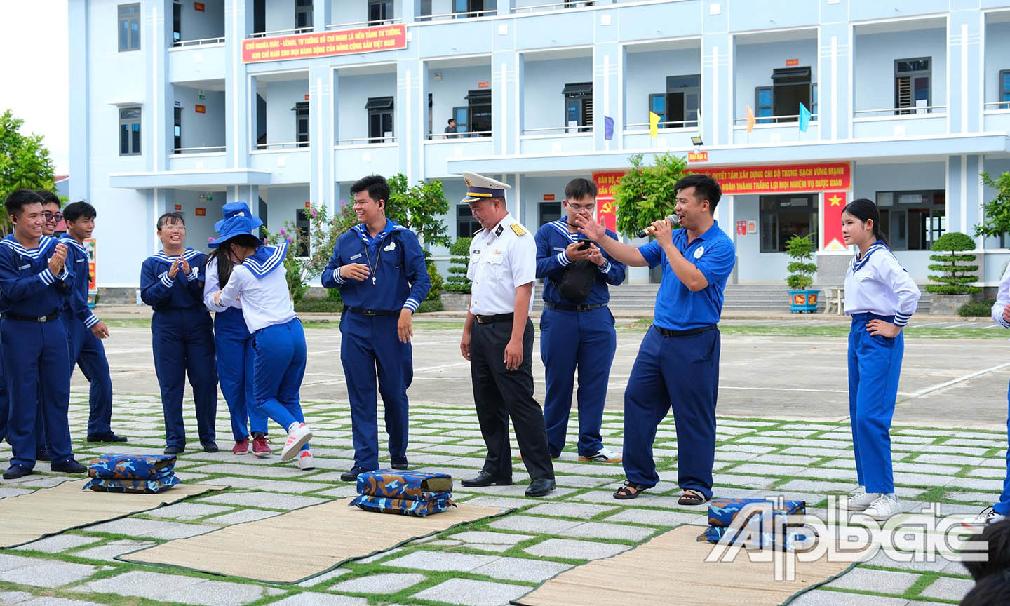 Hội thao sắp xếp nội vụ được thực hiện hào hứng