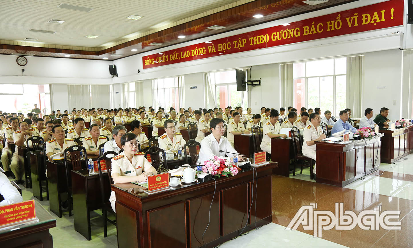 Các đại biểu về tham dự Lễ Công bố.