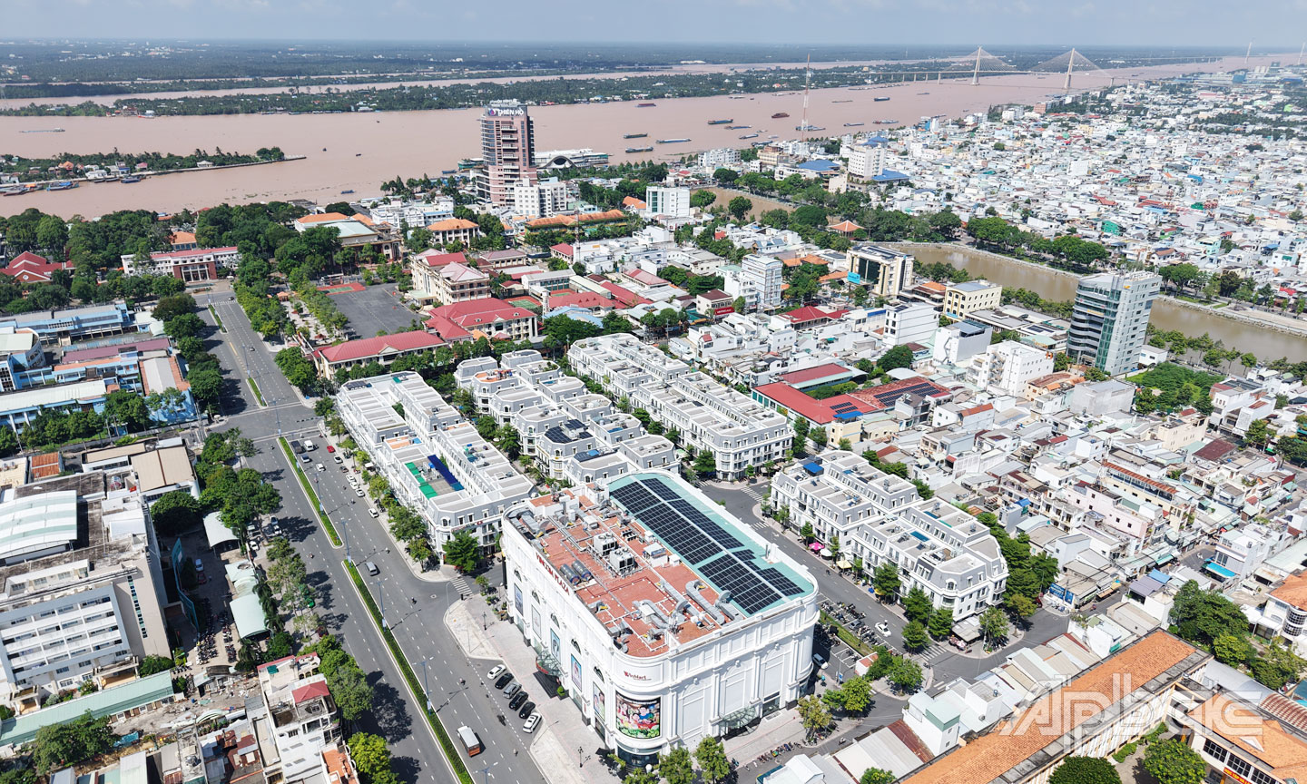Toàn cảnh phường Mỹ Tho nhìn từ trên cao trước sự kiện mang tính lịch sử. Mọi thứ đã sẵn sàng cho ngày đặc biệt.