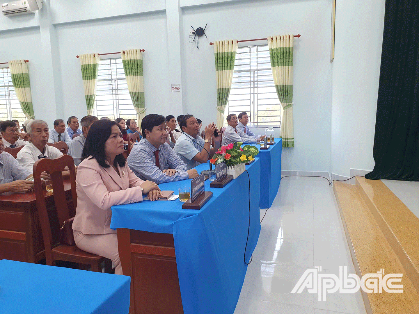 Quang cảnh tại điểm cầu xã Cái Bè. 