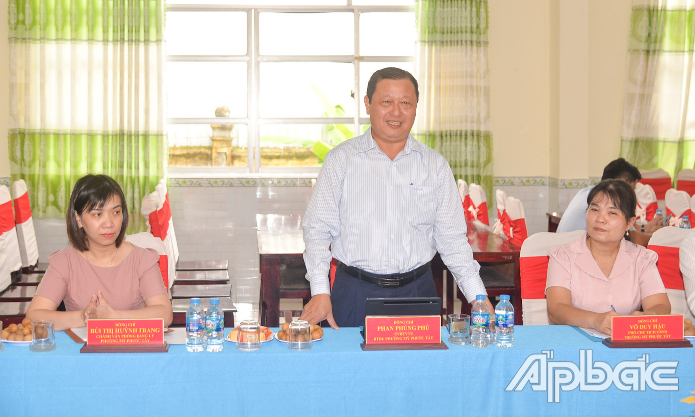 Đồng chí Phan Phùng Phú phát biểu tại buổi làm việc.