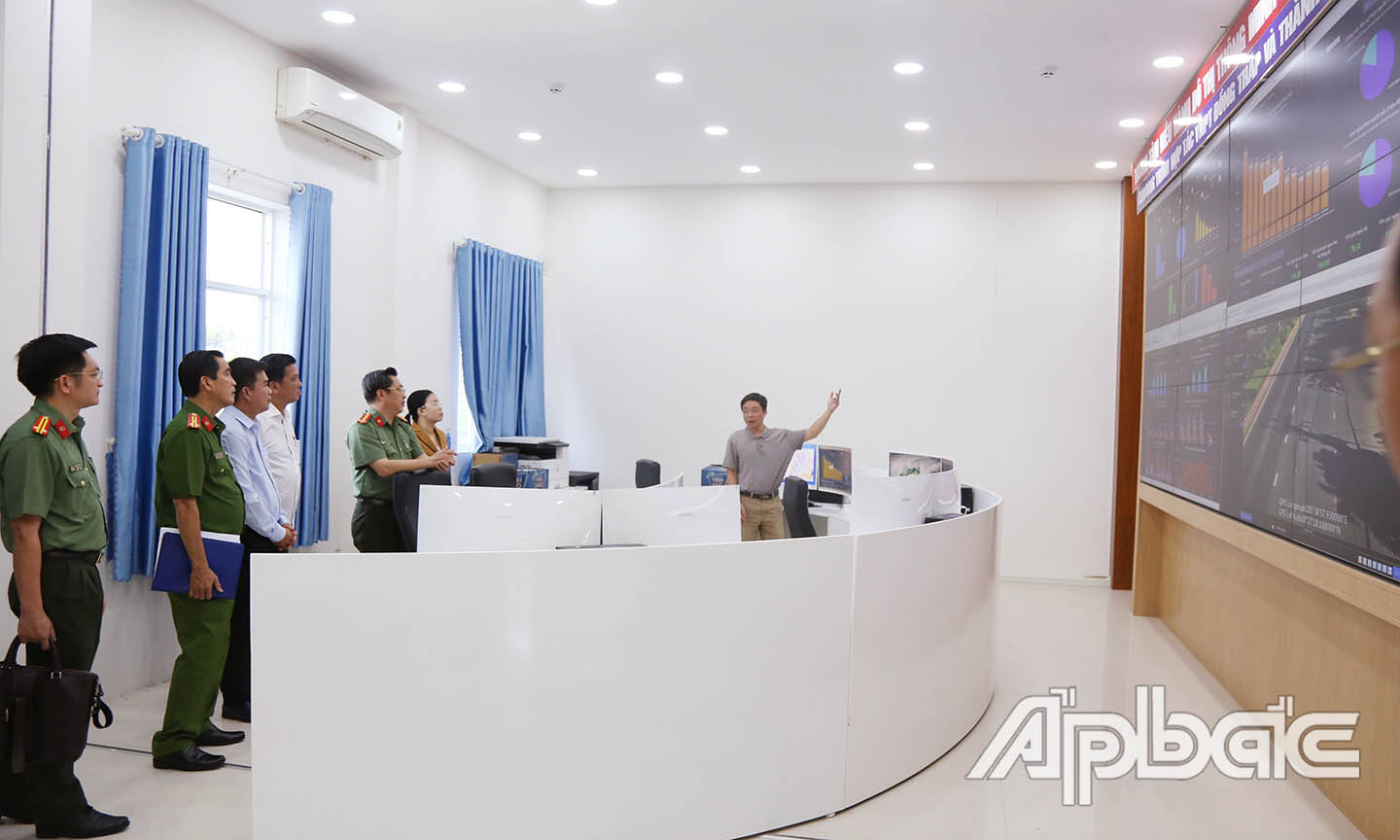 Tham quan trung tâm giám sát