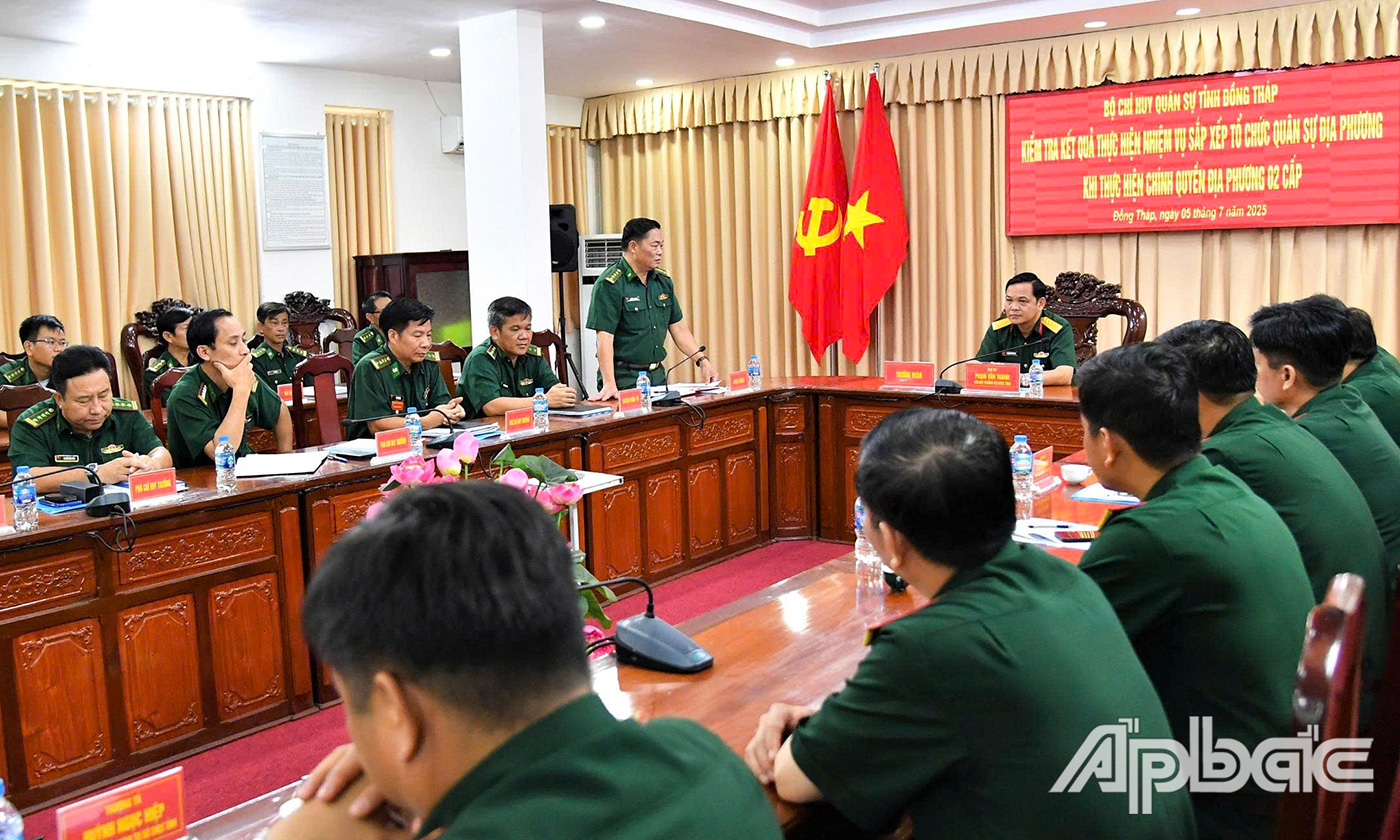 Đoàn công tác làm việc tại Ban Chỉ huy Bộ đội Biên phòng.