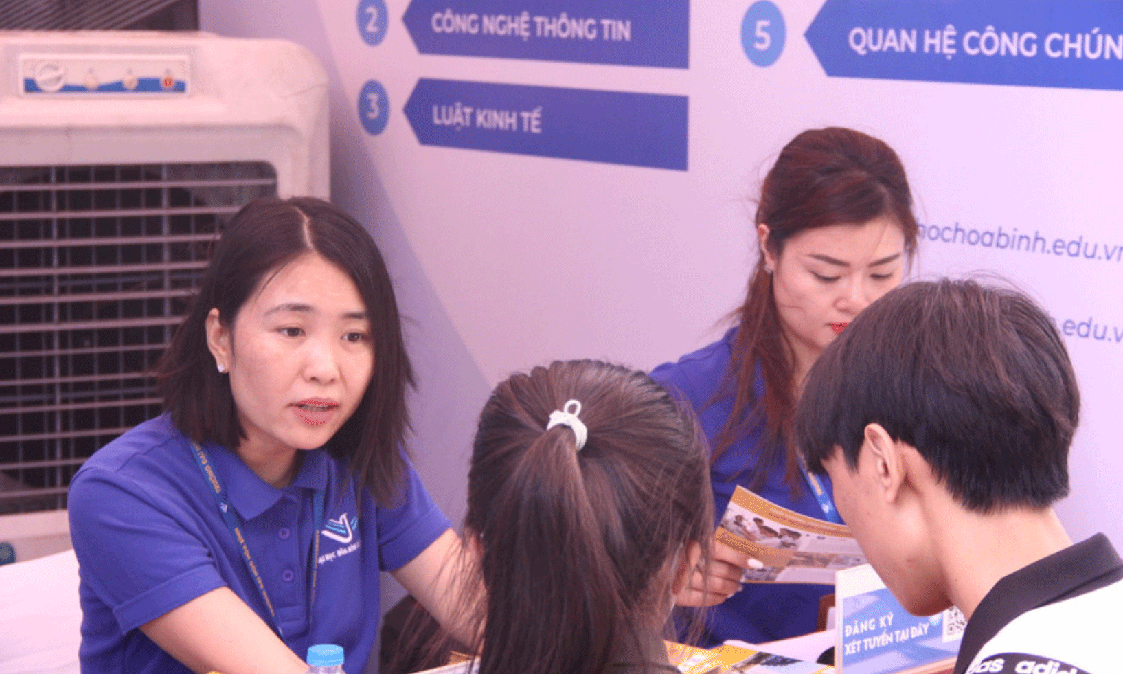 Ngày hội tư vấn tuyển sinh, hướng nghiệp.