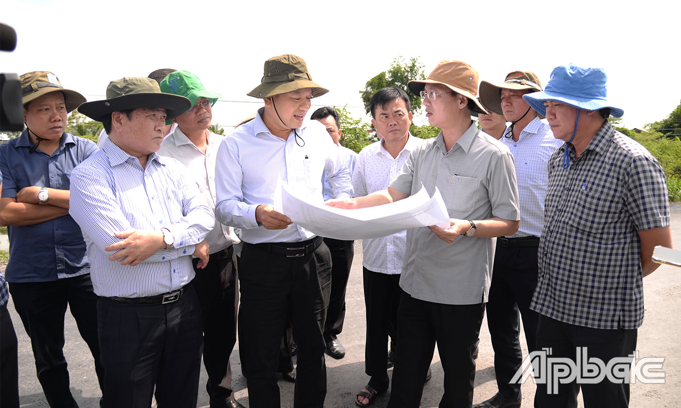 Đồng chí Trần Trí Quang khảo sát Dự án Khu công nghiệp Dịch vụ Dầu khí Soài Rạp.