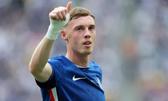 Cole Palmer thi đấu chói sáng với 2 bàn thắng và 1 đường kiến tạo.