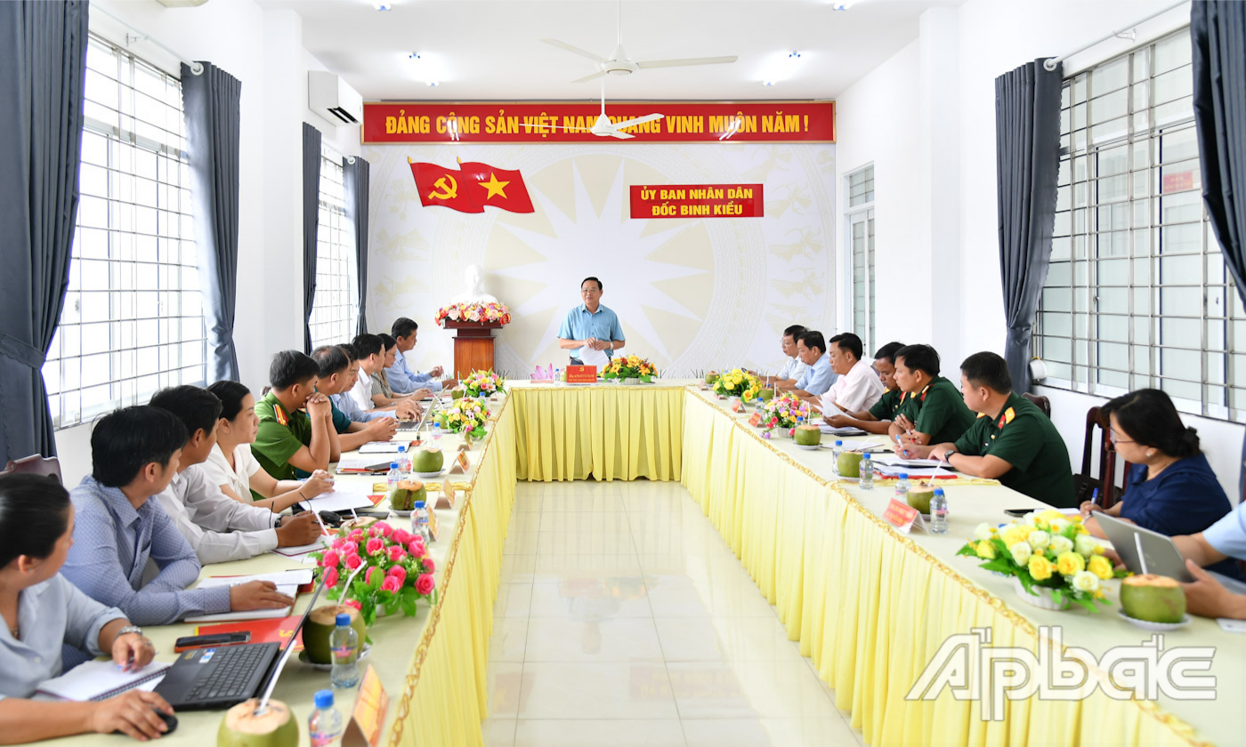 Quang cảnh buổi làm việc.