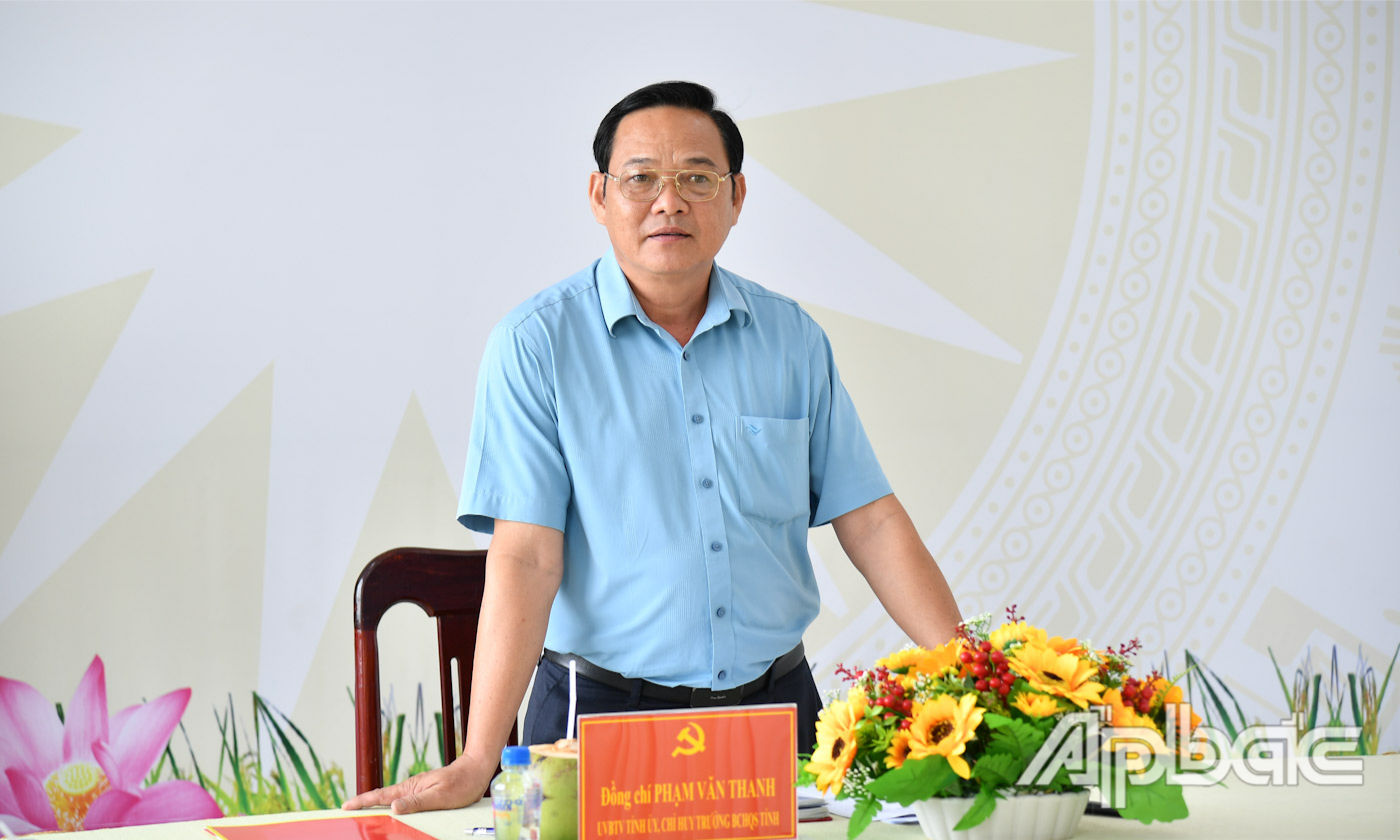 Đại tá Phạm Văn Thanh, Ủy viên Ban Thường vụ Tỉnh ủy, Chỉ huy trưởng Bộ CHQS tỉnh phát biểu chỉ đạo tại buổi kiểm tra.