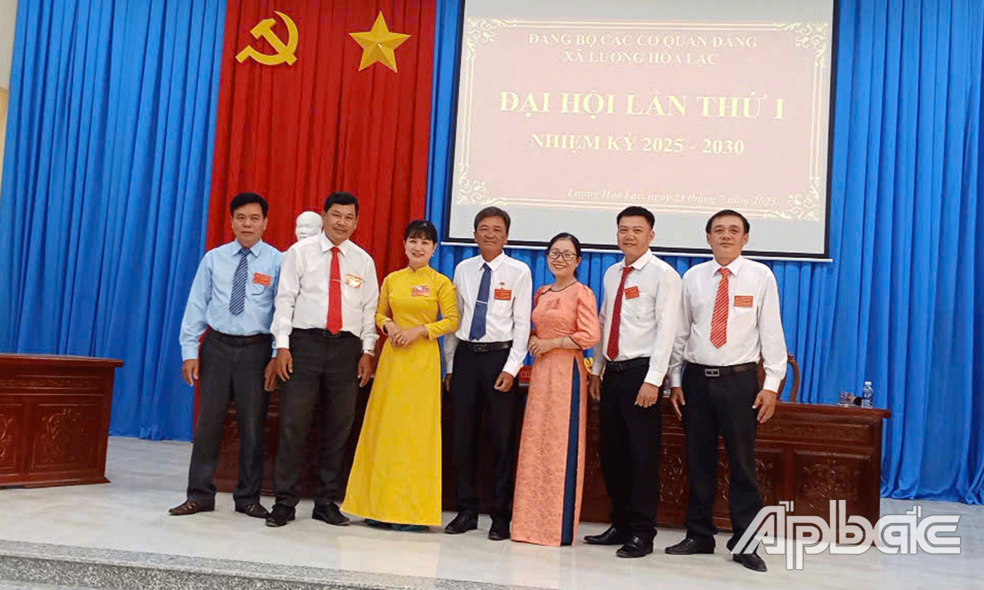 Ban chấp hành Đảng bộ các cơ quan Đảng xã Lương Hoà Lạc.