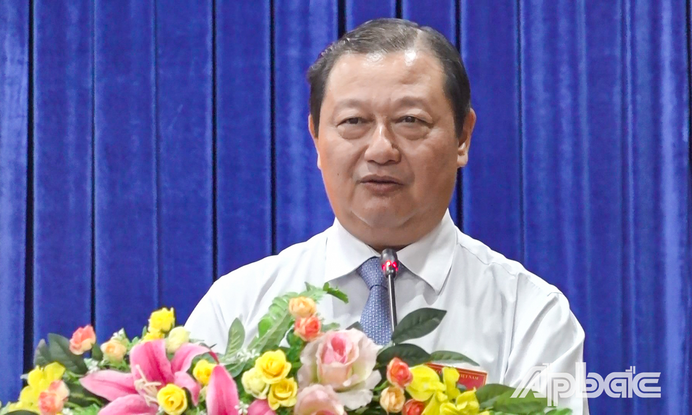 Đồng chí Phan Phùng Phú, Ủy viên Ban Thường vụ Tỉnh ủy, Bí thư Đảng ủy, Chủ tịch HĐND phường Mỹ Phước Tây phát biểu tại Đại hội.