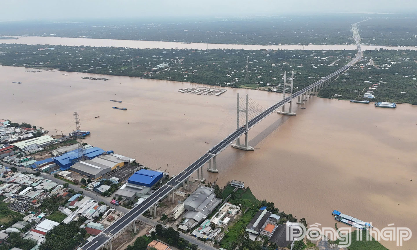 Điểm cuối dự án nối với quốc lộ 60, thành phố cũ Bến Tre (nay thuộc Vĩnh Long), cách cầu Hàm Luông gần 1km. Cầu Rạch Miễu 2 sẽ tạo thành tuyến giao thông huyết mạch mới, rút ngắn thời gian di chuyển và thúc đẩy phát triển kinh tế vùng.