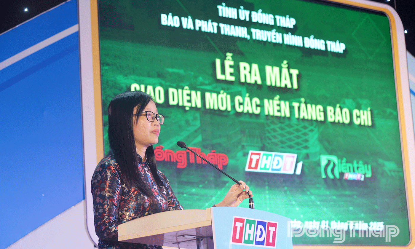 Đồng chí Nguyễn Thị Kim Tuyến, Uỷ viên Ban Thường vụ Tỉnh uỷ, Trưởng Ban Tuyên giáo và Dân vận Tỉnh uỷ phát biểu.