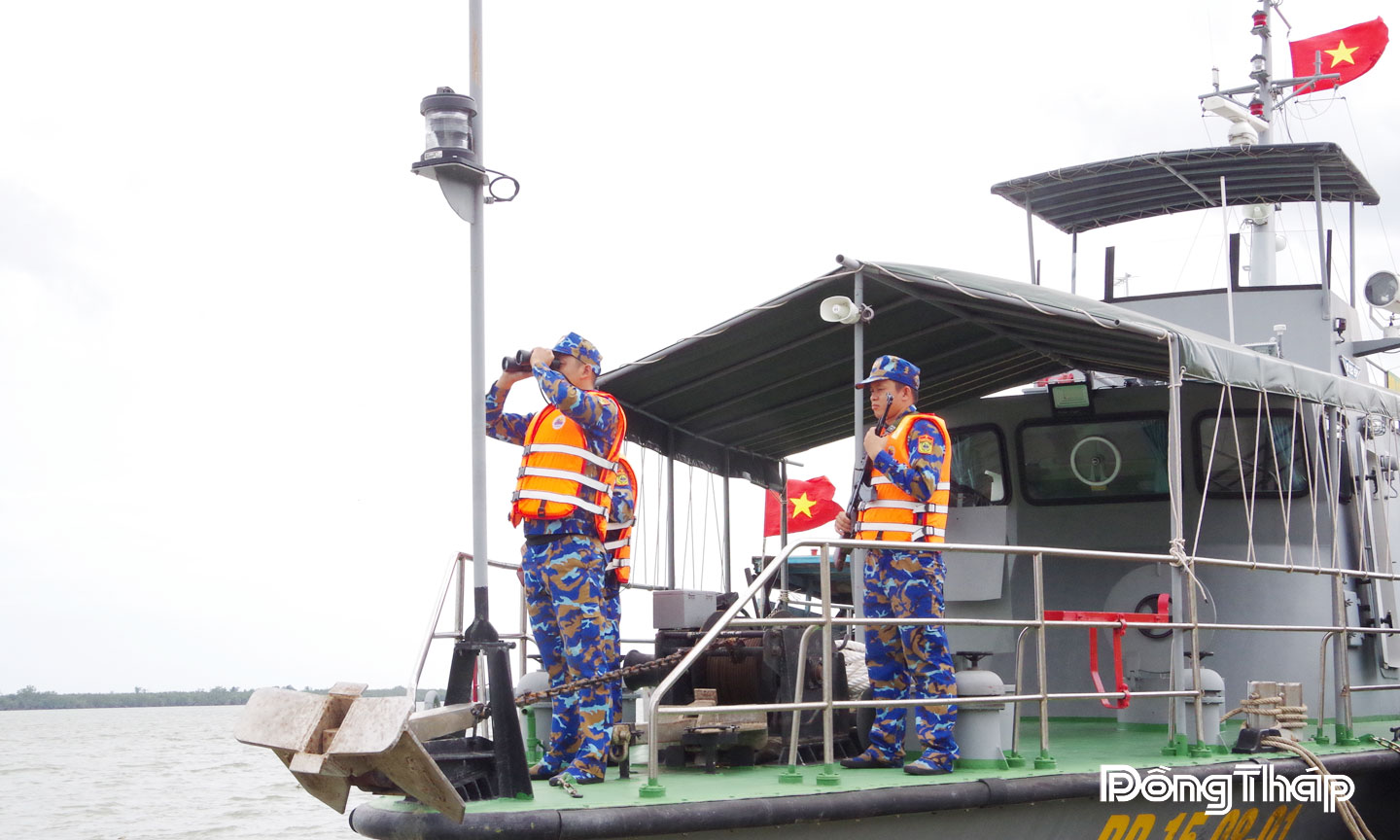 Bộ đội Biên phòng tỉnh  xuất kích ra khơi bảo vệ  vùng biển.  Ảnh: ĐOÀN PHÁT