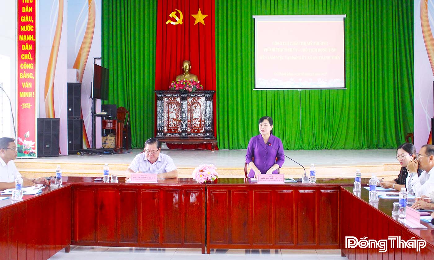 Quang cảnh buổi làm việc.