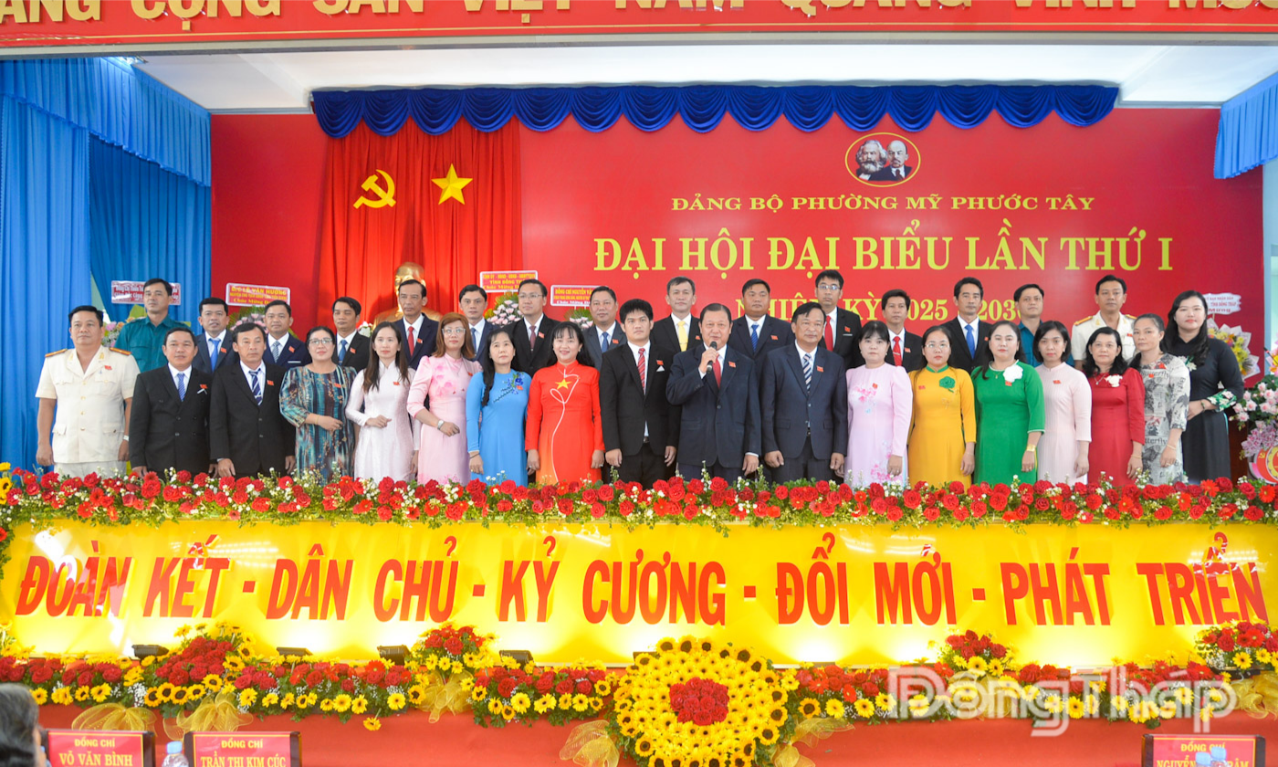 Ban Chấp hành Đảng bộ phường Mỹ Phước Tây ra mắt và hứa hẹn trước Đại hội.