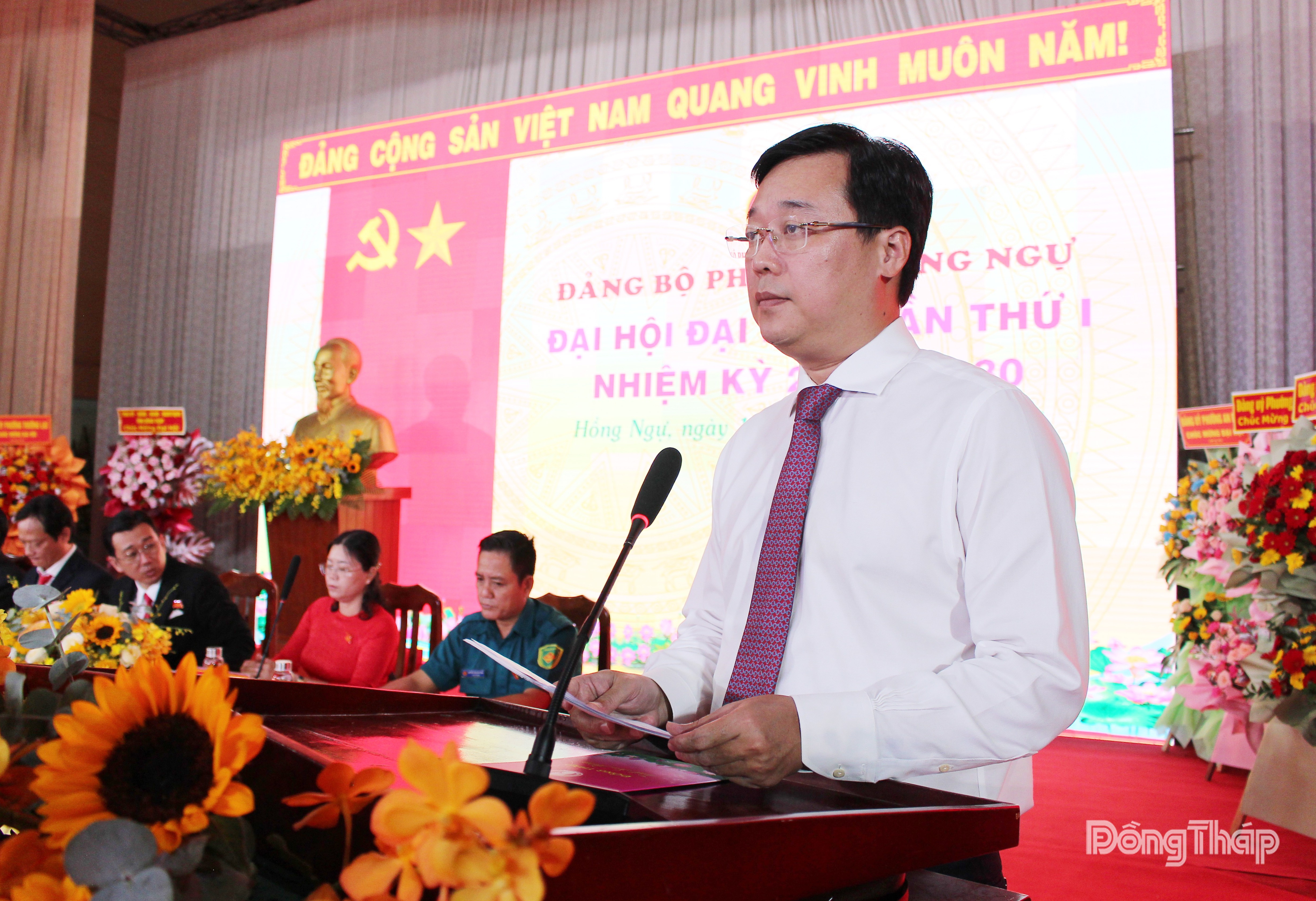 Đồng chí Lê Quốc Phong, Ủy viên Ban Chấp hành Trung ương Đảng, Bí thư Tỉnh ủy Đồng Tháp phát biểu chỉ đạo Đại hội.