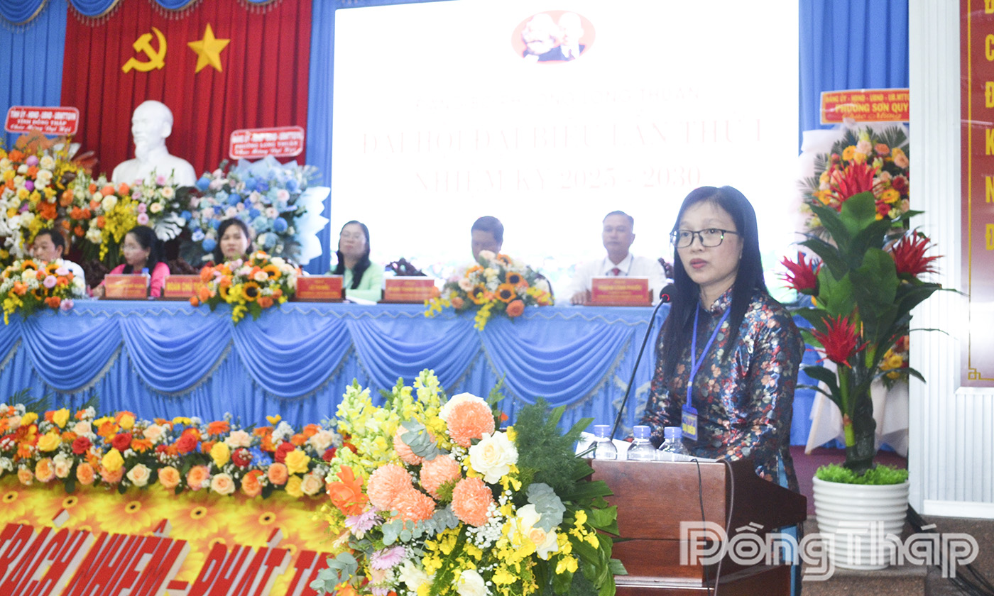 Đồng chí Nguyễn Thị Kim Tuyến, Ủy viên Ban Thường vụ Tỉnh ủy, Trưởng Ban Tuyên giáo và Dân vận Tỉnh ủy, phát biểu chỉ đạo Đại hội.