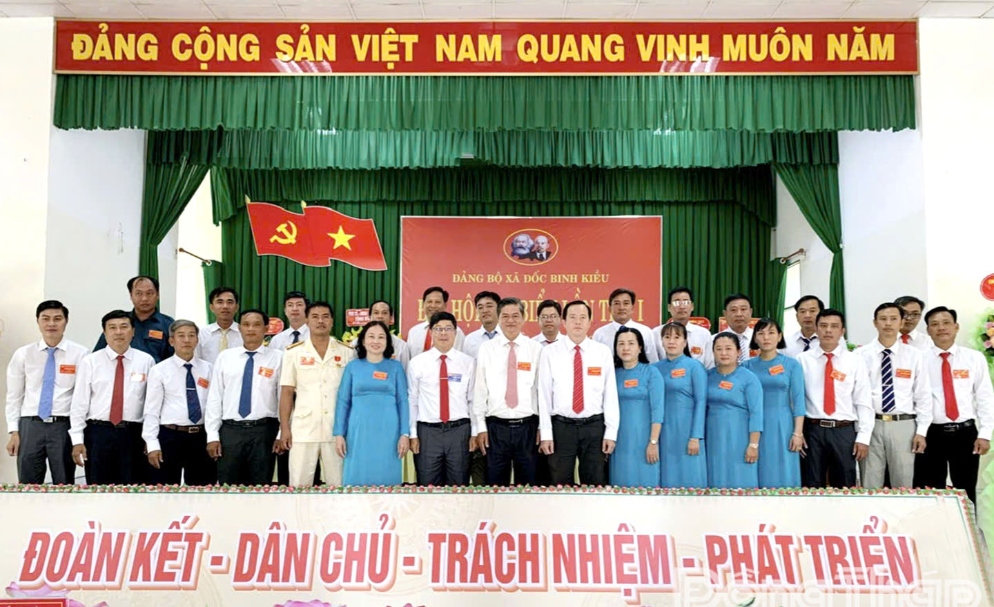 Ban Chấp hành Đảng bộ xã Đốc Binh Kiều nhiệm kỳ 2025 - 2030 ra mắt tại đại hội