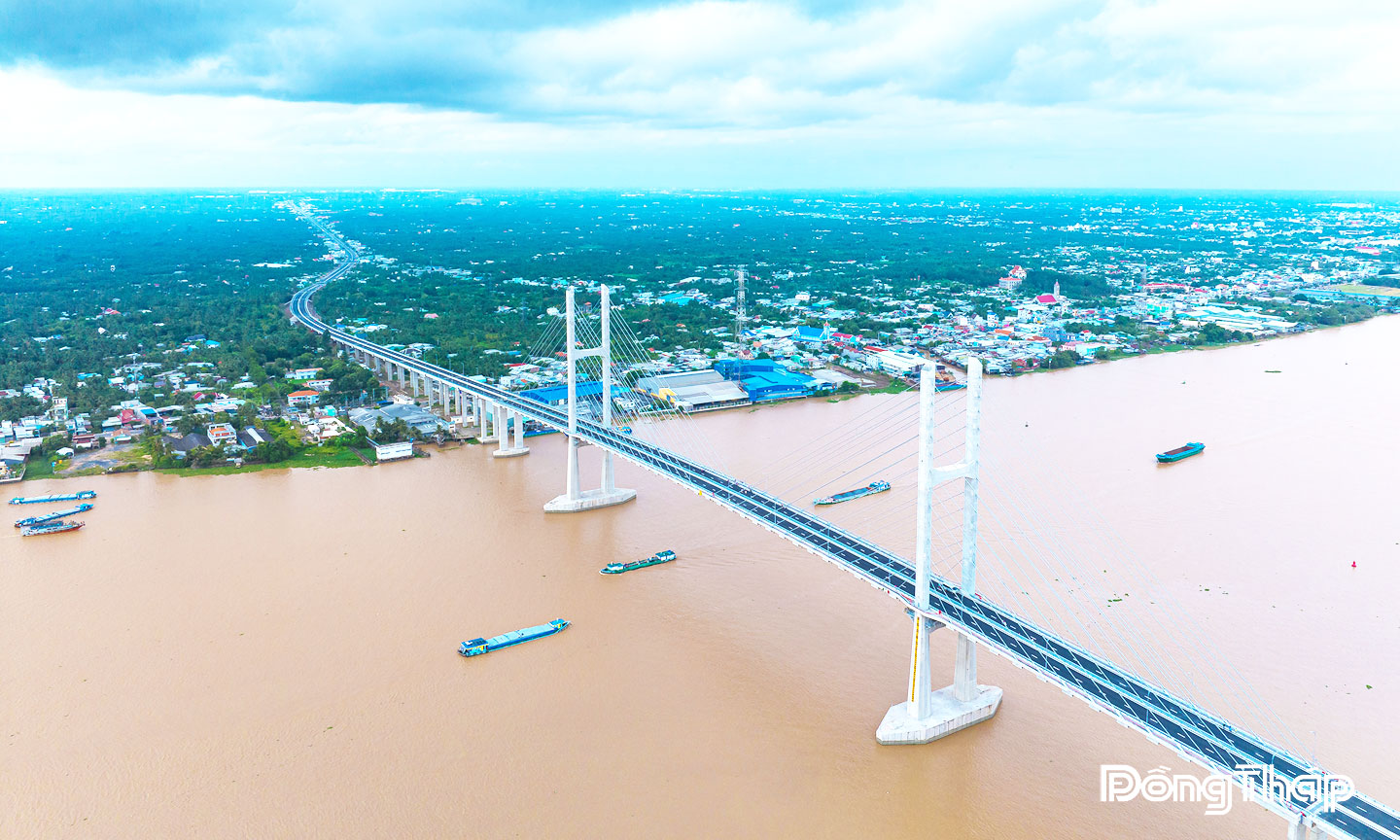 Toàn cảnh cầu Rạch Miễu 2.