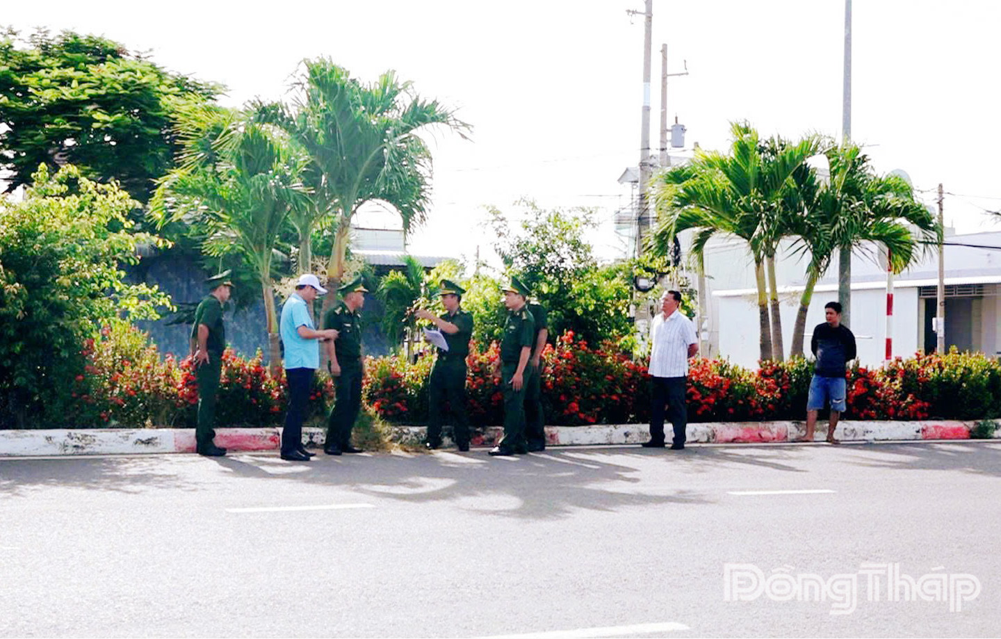 Đoàn khảo sát địa điểm xác định phạm vi khu vực cửa khẩu Quốc tế Thường Phước.