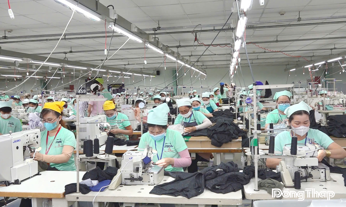 Các doanh nghiệp trên địa bàn phường giải quyết việc làm ổn định cho người lao động địa phương và khu vực lân cận.